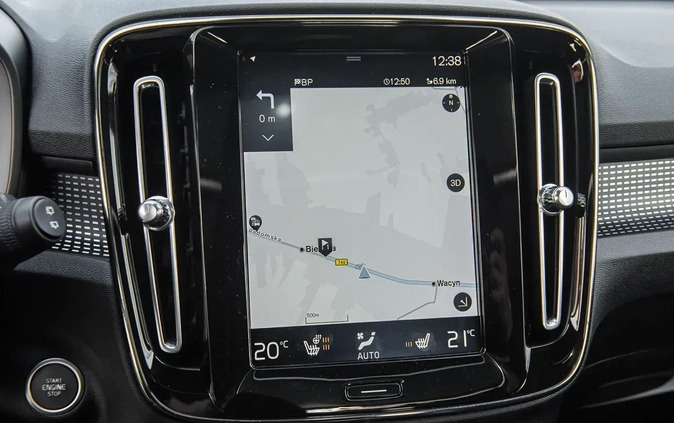 Volvo XC 40 cena 114600 przebieg: 150000, rok produkcji 2018 z Piotrków Trybunalski małe 631